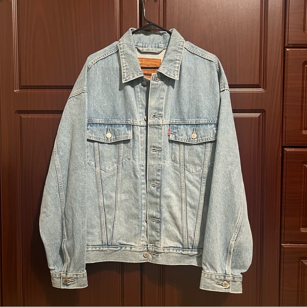 Levi’s NEVER WORN Oversized Jean Jacket